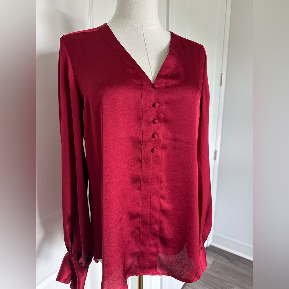 Express Deep Red V-Neck Long Sleeve Blouse Sz Small Fabric Buttons